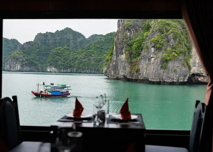 La Pandora Boutique Cruises Ha Long