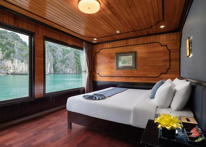  La Pandora Boutique Cruises Ha Long