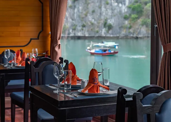  La Pandora Boutique Cruises Ha Long